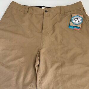 Magellan Mens 38 Camel Fish Gear Falcon Lake Shorts NEW MagRepel UPF 30
